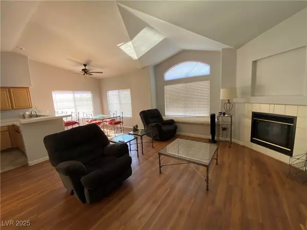 Las Vegas, NV 89149,4920 Black Bear RD #203