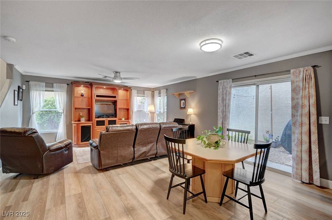 Las Vegas, NV 89183,622 Quaint Acres AVE