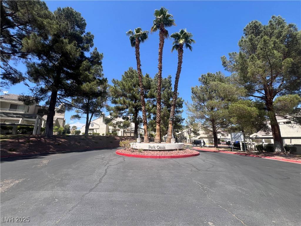 8940 Clairton CT, Las Vegas, NV 89117