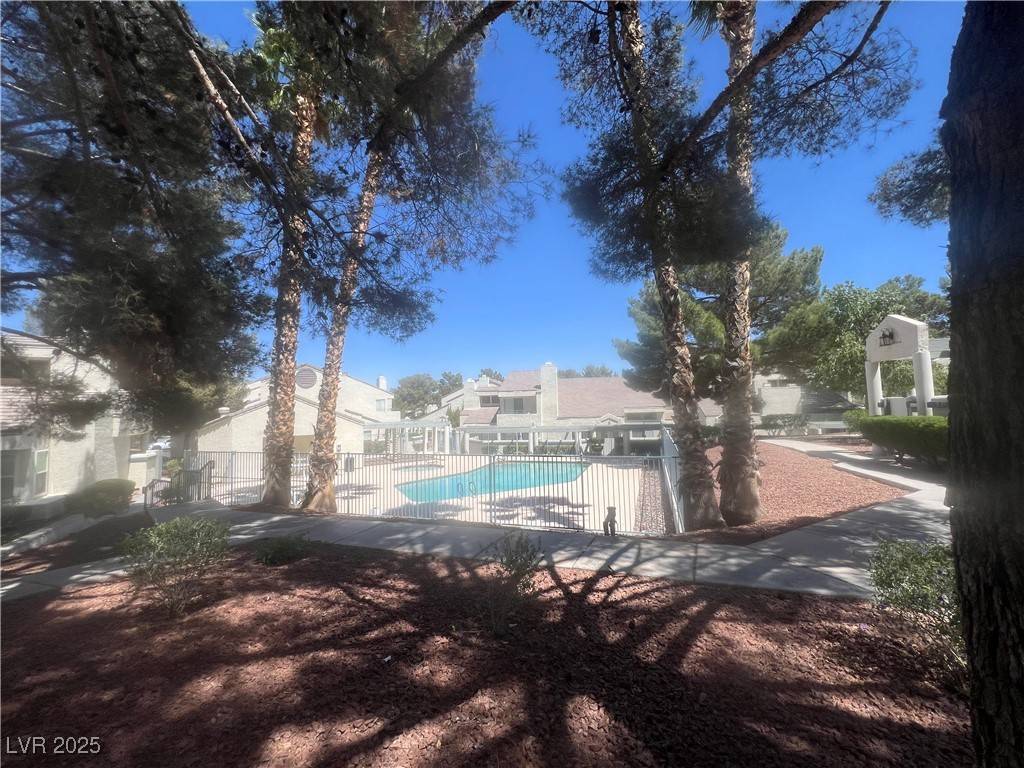 Las Vegas, NV 89117,8940 Clairton CT