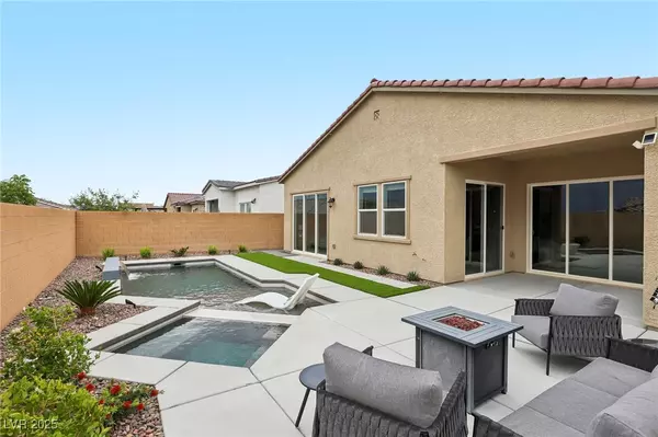 Las Vegas, NV 89166,8956 Skye Treeline ST