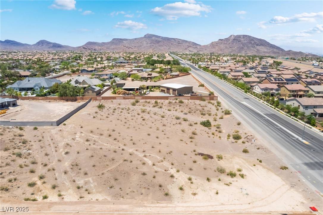 Henderson, NV 89002,467 Mission DR
