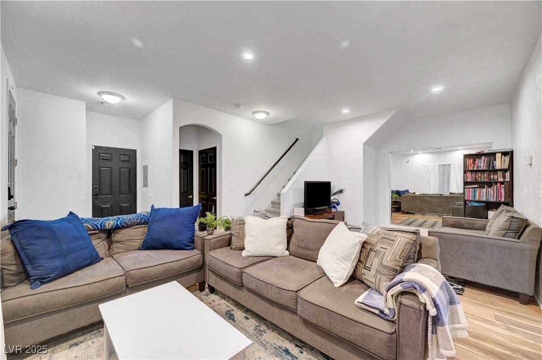 Las Vegas, NV 89142,6170 E Sahara AVE #1061