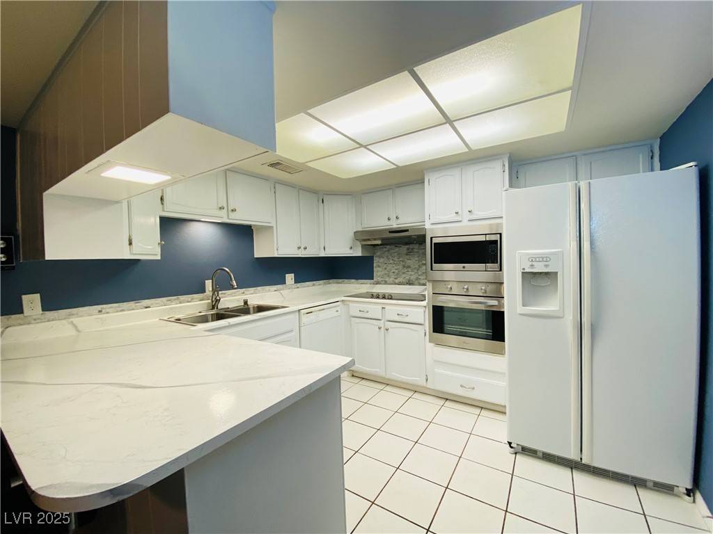 3766 Colonial DR, Las Vegas, NV 89121
