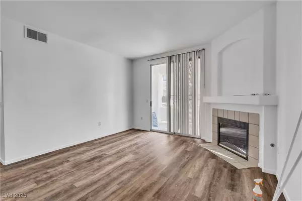 Las Vegas, NV 89104,1300 S Arlington ST #120