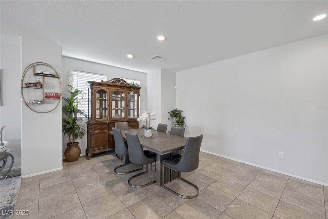 Las Vegas, NV 89130,5966 Icicle Falls AVE