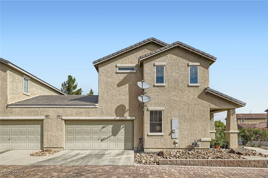 Henderson, NV 89011,987 Wembly Hills PL