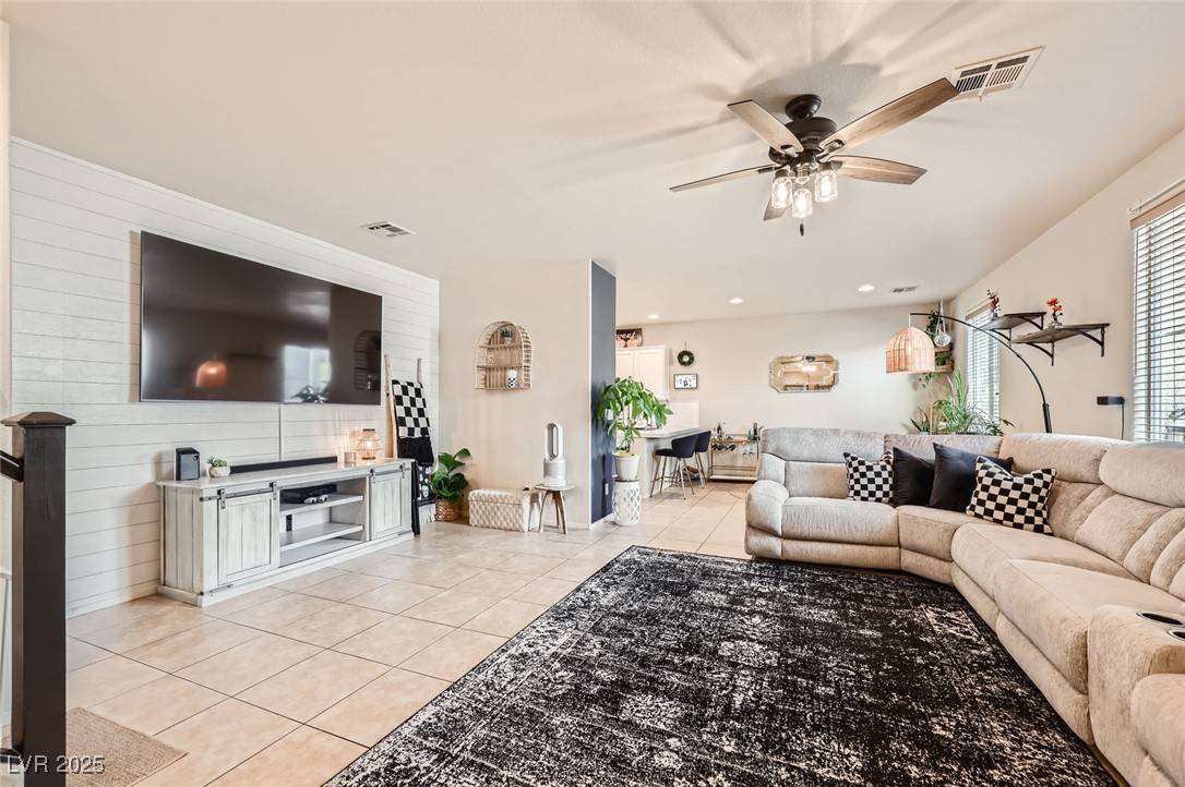Las Vegas, NV 89149,7928 Violet Dawn ST