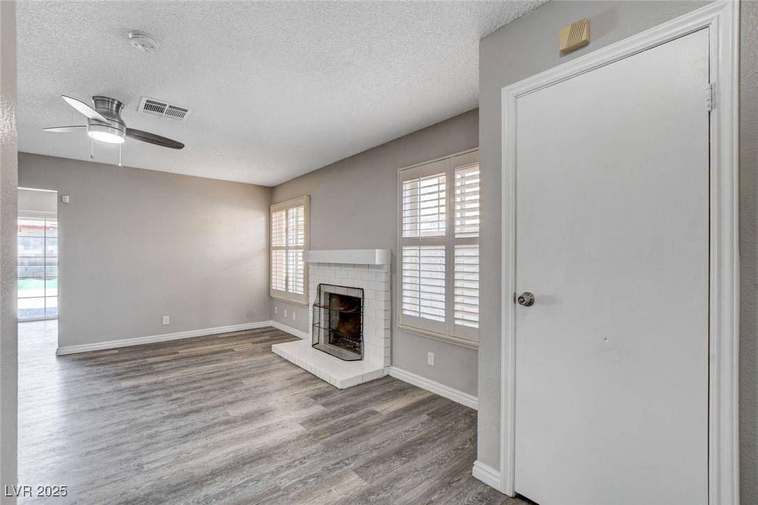 Las Vegas, NV 89142,5417 Eastbrook DR