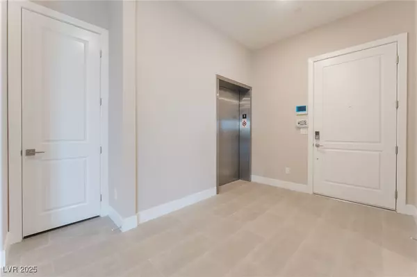 Las Vegas, NV 89144,128 Los Cabos DR #301