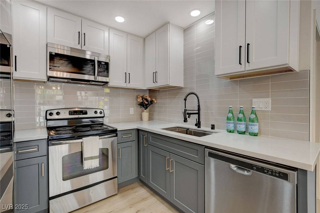 Las Vegas, NV 89142,5020 Village DR