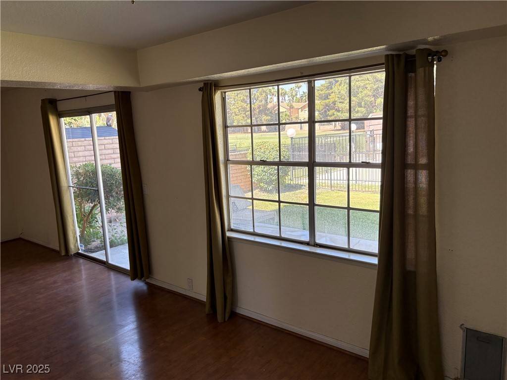 Las Vegas, NV 89109,2963 Pinehurst DR