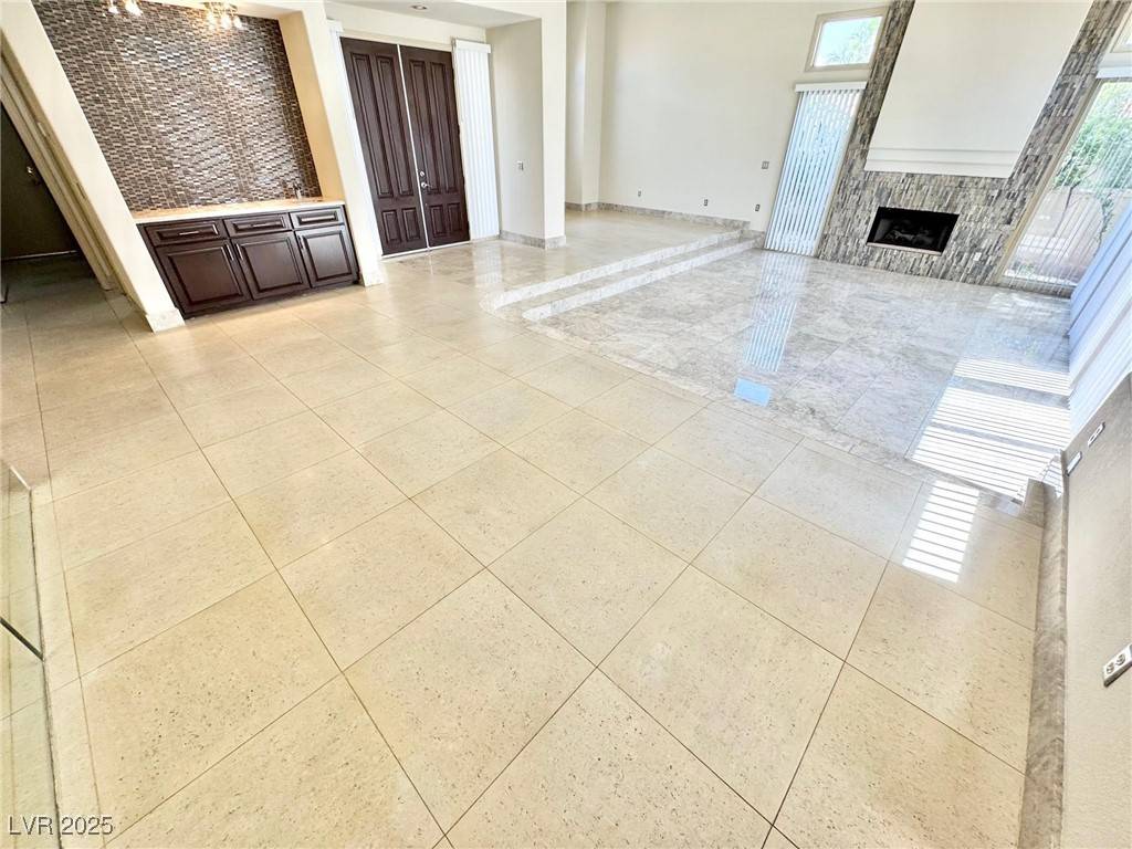 Las Vegas, NV 89117,8753 Rainbow Ridge DR