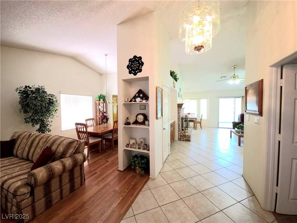 Las Vegas, NV 89117,1536 Brocado LN