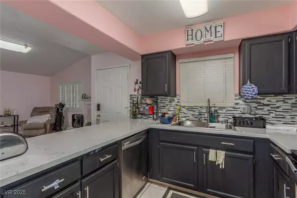 Las Vegas, NV 89121,2725 S Nellis BLVD #2168