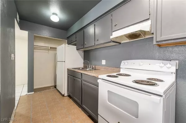 Las Vegas, NV 89101,833 BRUCE ST #1