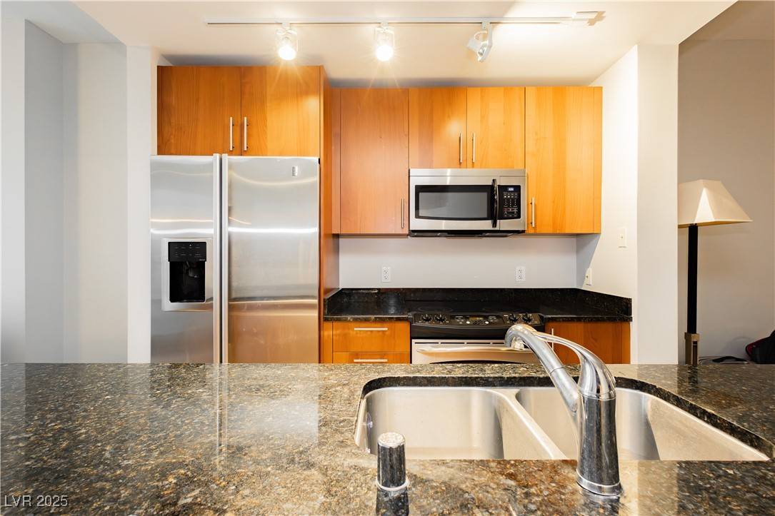 Las Vegas, NV 89102,200 W Sahara AVE #910