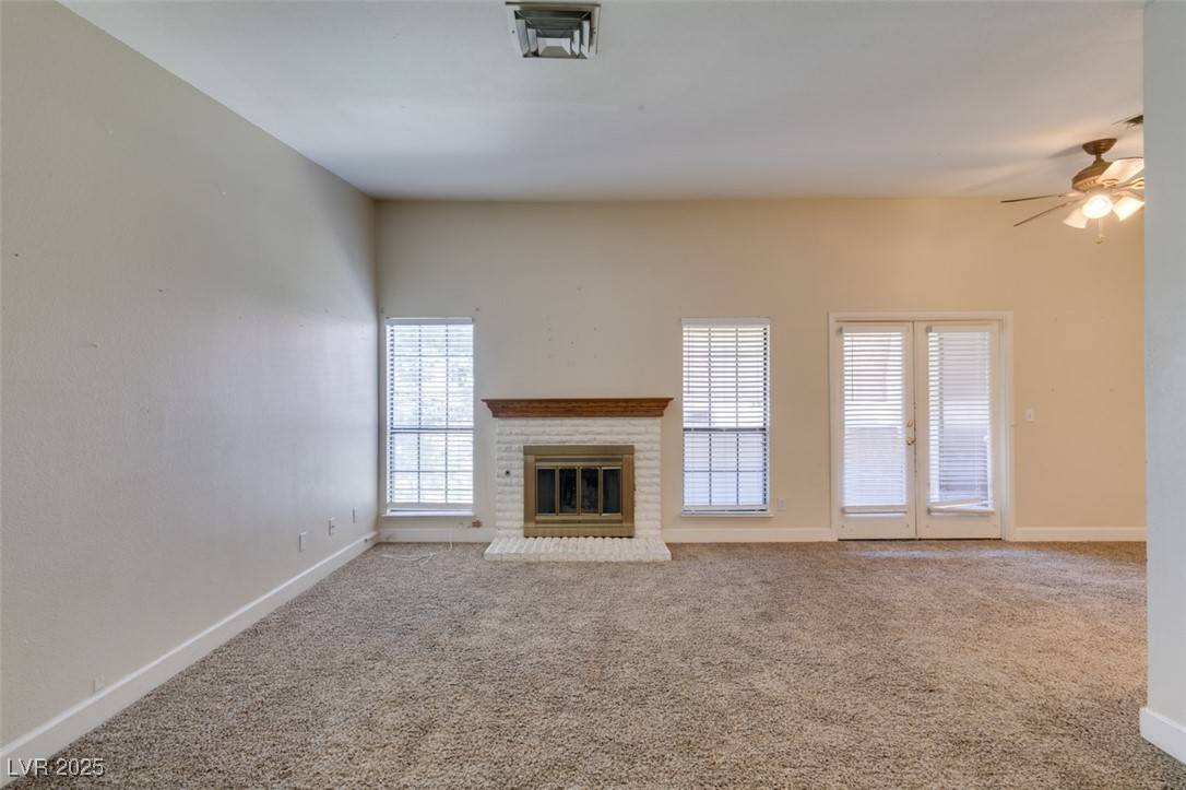 Las Vegas, NV 89119,1751 E Reno AVE #201