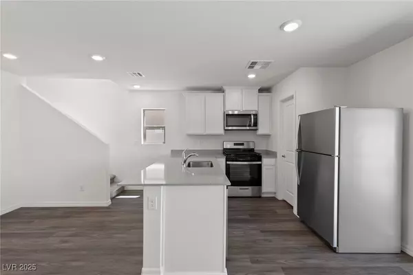 Las Vegas, NV 89122,6252 Blood Lily AVE