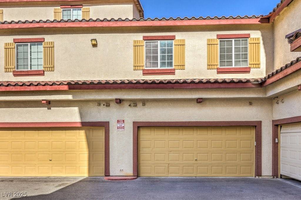 5950 Barbosa DR #8, North Las Vegas, NV 89031