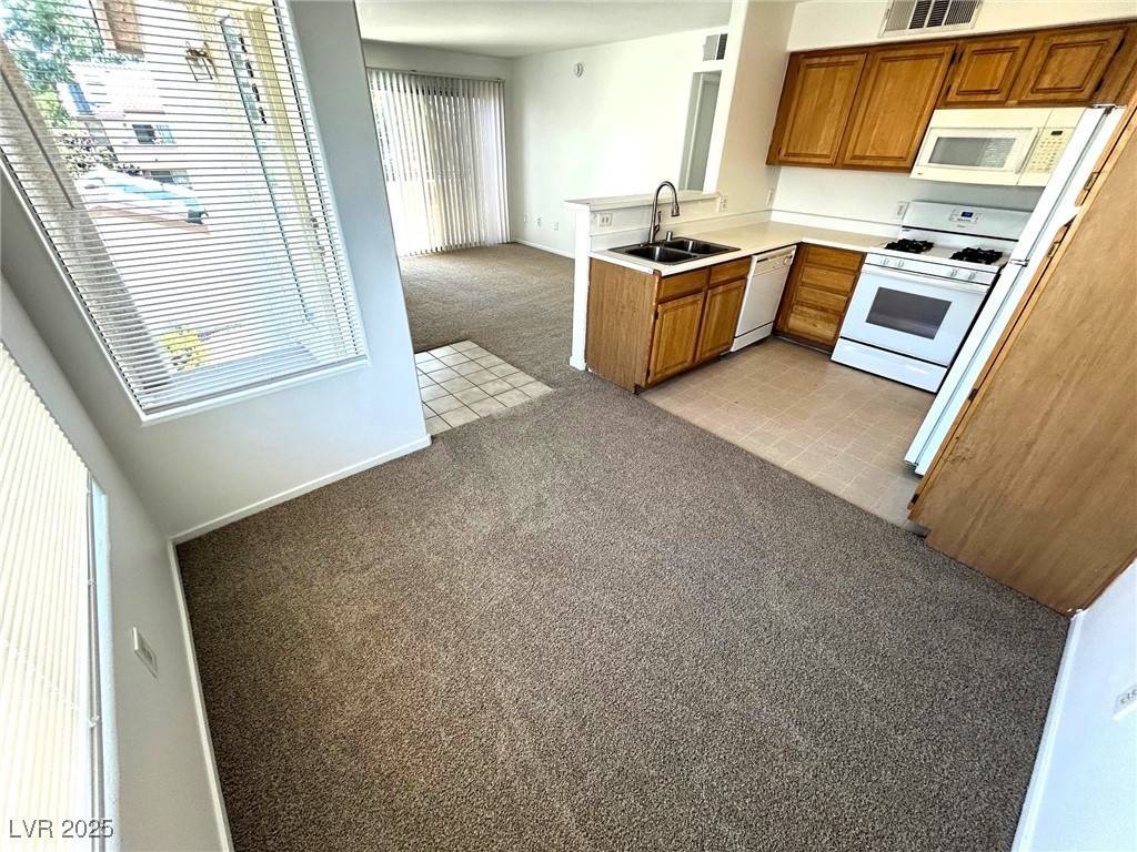 Las Vegas, NV 89122,5710 E Tropicana AVE #2092