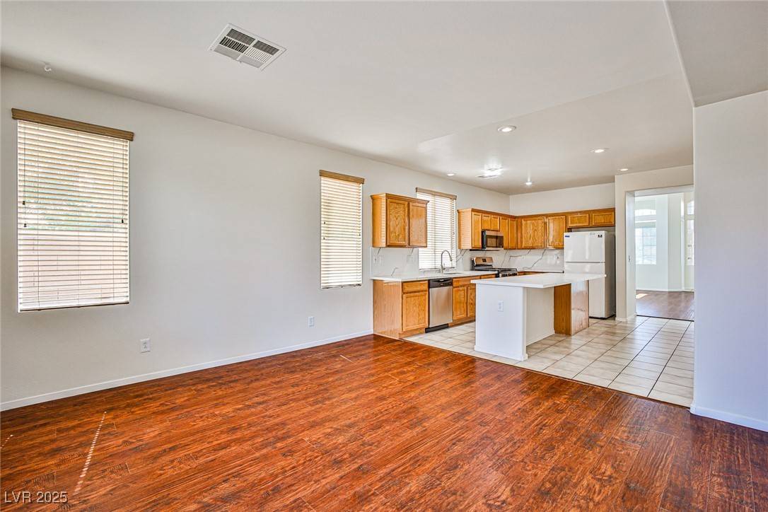 9806 Curtsy AVE, Las Vegas, NV 89148