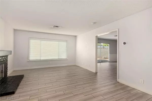Las Vegas, NV 89108,1704 Kismet CIR