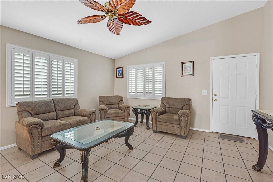 Las Vegas, NV 89122,5109 Midnight Oil DR