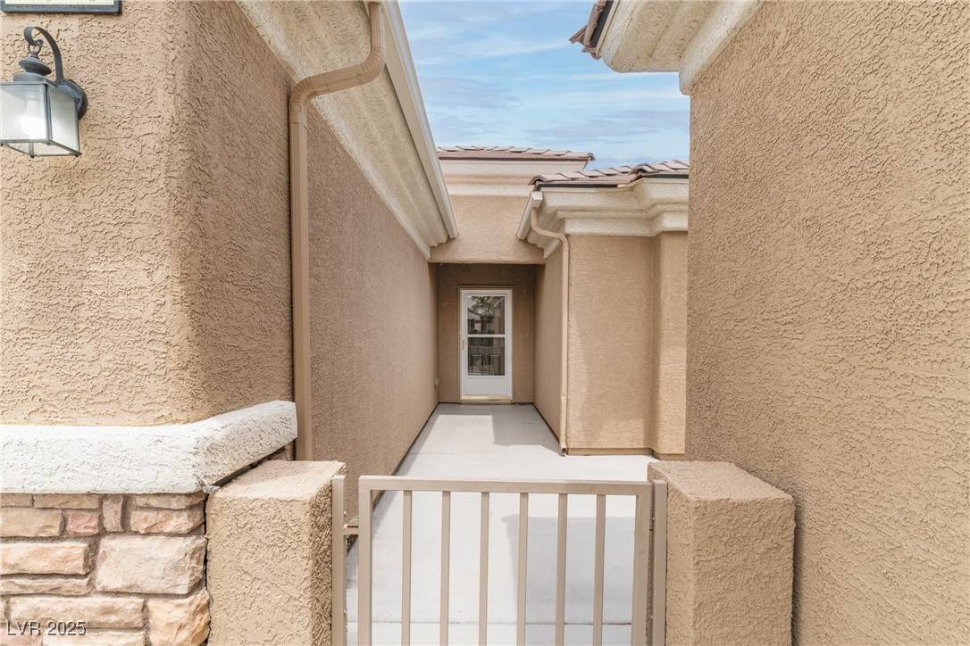 North Las Vegas, NV 89084,2056 Bay Thrush WAY