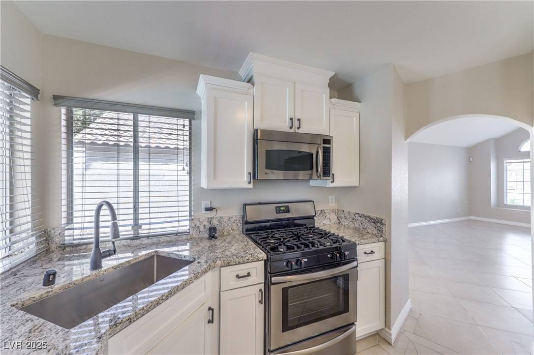 Las Vegas, NV 89149,7633 Raven Hills DR