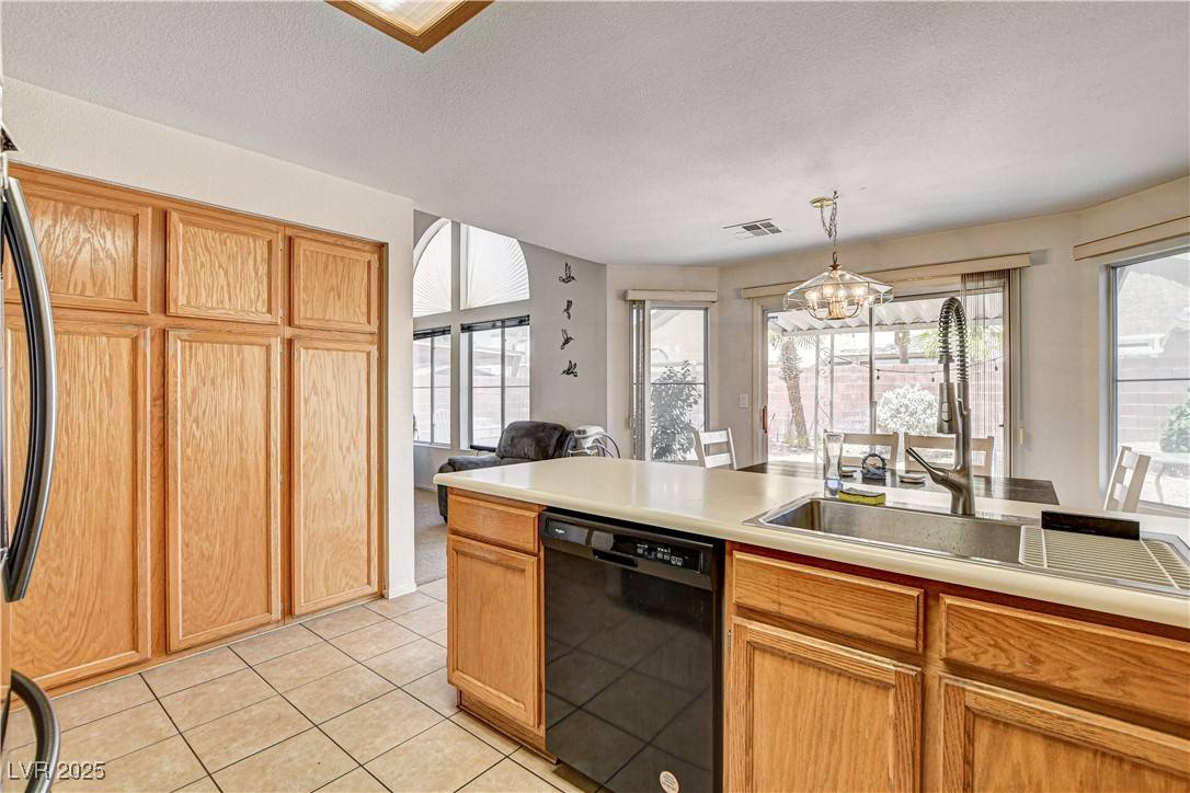 Las Vegas, NV 89142,6058 Grape Blossom AVE