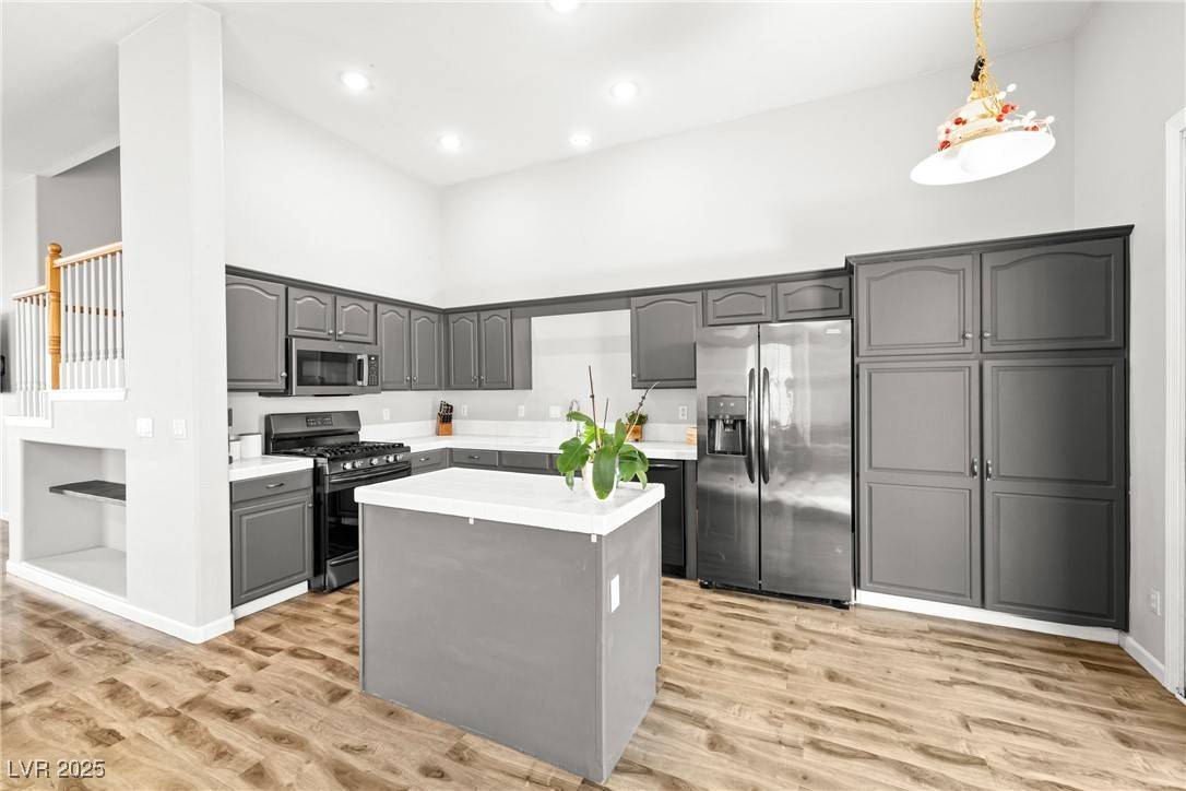 Henderson, NV 89052,981 Leadville Meadows DR