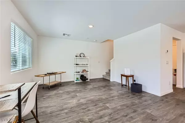 Las Vegas, NV 89183,12282 Azure Gate RD #4