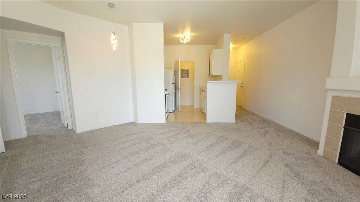 Las Vegas, NV 89113,7127 S Durango DR #310