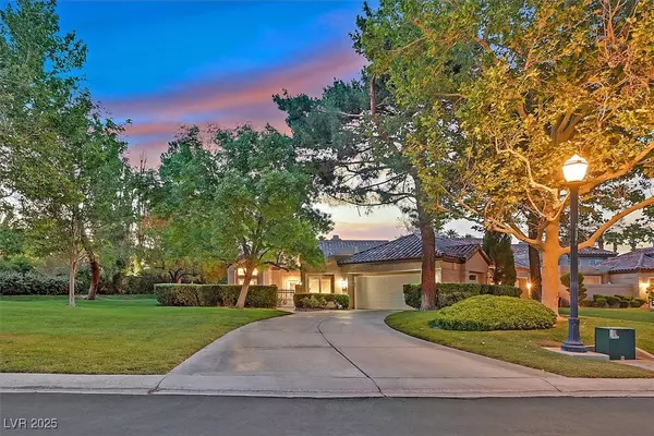 8370 Plum Creek CT, Las Vegas, NV 89113