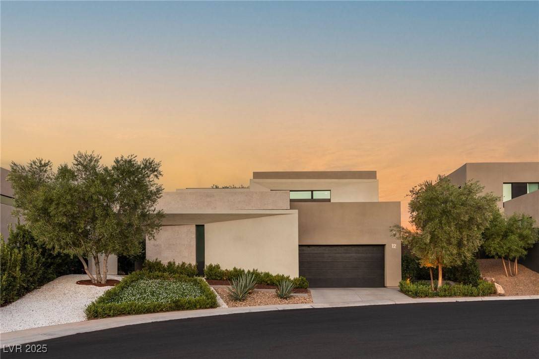 Henderson, NV 89011,12 Desert Lake LN