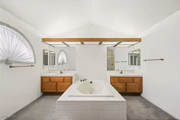 Henderson, NV 89014,615 Cervantes DR