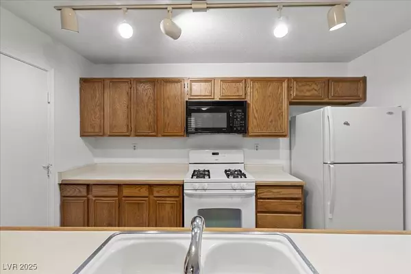 Las Vegas, NV 89117,2623 S Durango DR #102