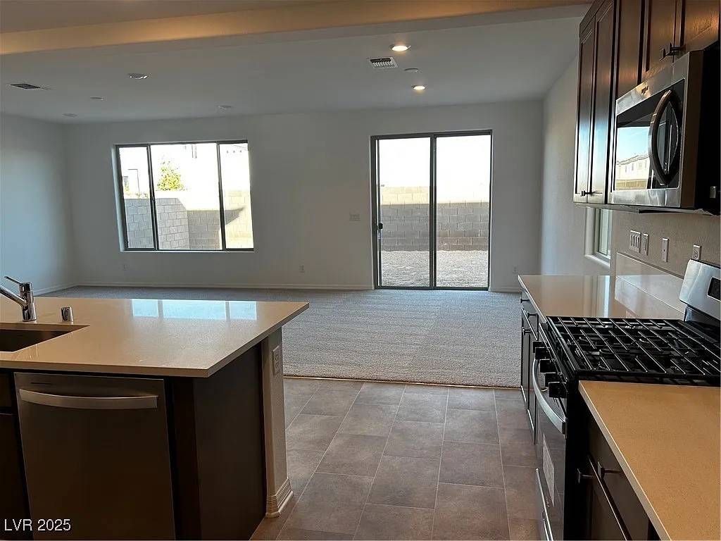 Las Vegas, NV 89113,8020 Texas Hills ST