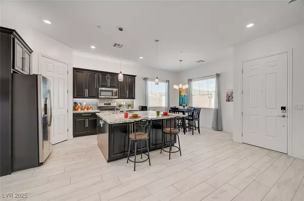 Henderson, NV 89011,794 Sunny Sagebrush ST
