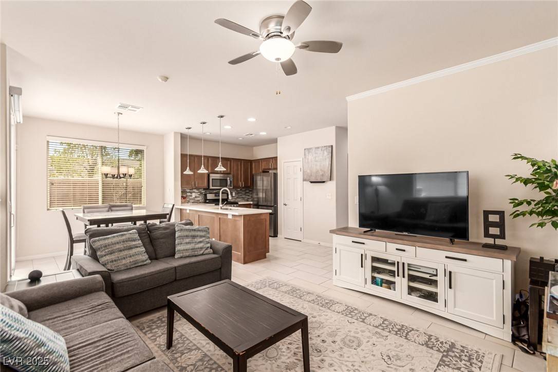 Las Vegas, NV 89148,389 Fringe Ruff DR