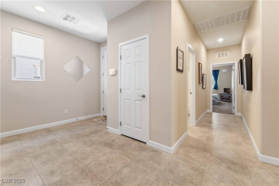 Las Vegas, NV 89148,9288 Valley Betica AVE
