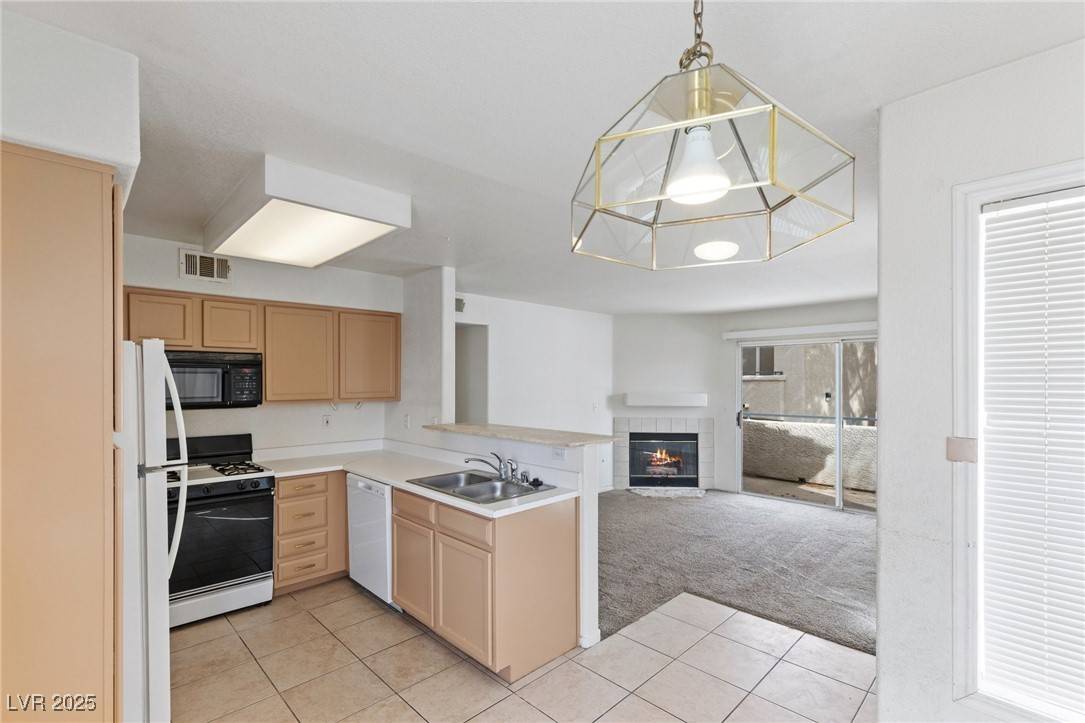 Las Vegas, NV 89120,5265 Caspian Springs DR #201
