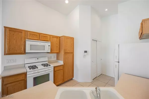 Las Vegas, NV 89122,4847 Double Down DR #101