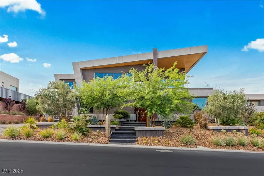 8 Meadowhawk LN, Las Vegas, NV 89135