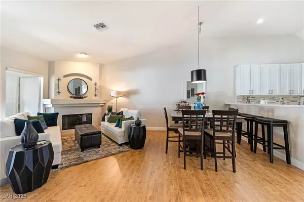 Las Vegas, NV 89149,7648 Rolling View DR #201