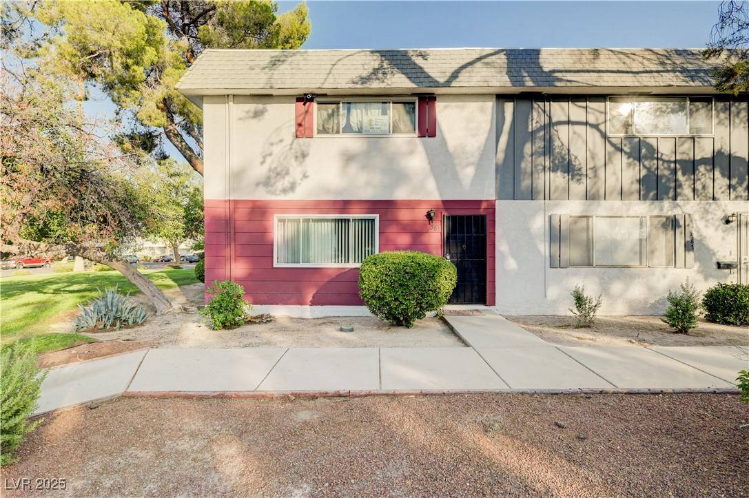 565 Greenbriar Townhouse WAY, Las Vegas, NV 89121