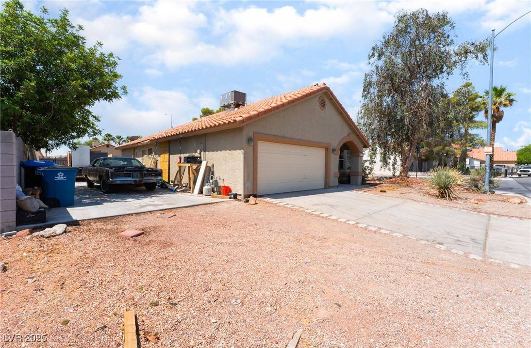 North Las Vegas, NV 89032,4335 Twin Peaks DR