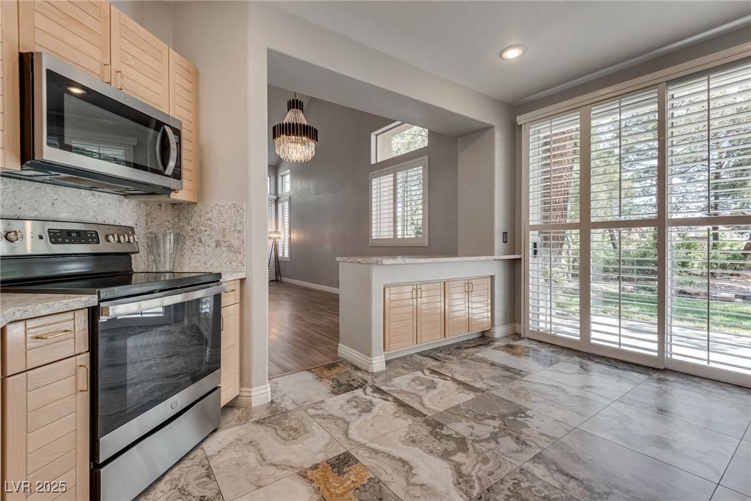 8541 Heather Downs DR, Las Vegas, NV 89113