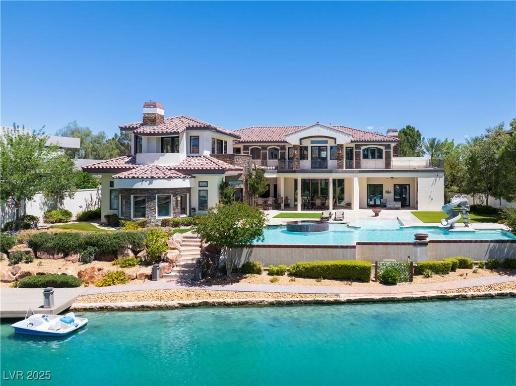 8725 Newport Isle CT, Las Vegas, NV 89117